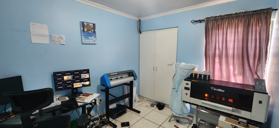 To Let 3 Bedroom Property for Rent in Parklands East Western Cape